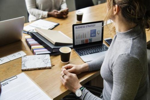 Excel技巧,如何设置Excel表格下拉选项 Excel技巧,如何设置Excel表格下拉选项